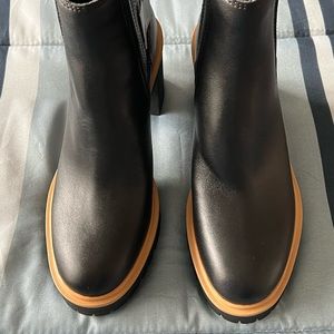 Caster H2O Booties Leather
WATERPROOF